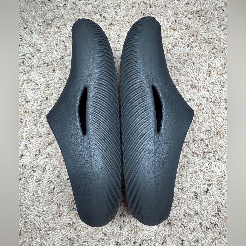 Crocs Mellow Recovery Foam Clog in black Mens 5 Womens 7 - Picture 6 of 7